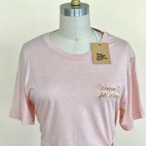 The Bee and the fox woman’s sisterhood T-shirt